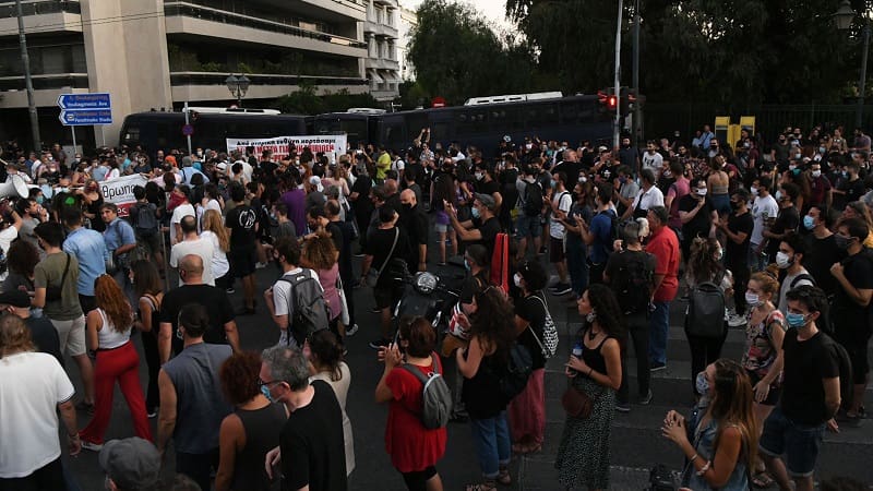 Καλλιτέχνες: Ογκώδης η διαδήλωση για τα δικαιώματά τους