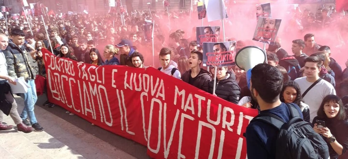 Πάνω από 100 χιλιάδες μαθητές διαδήλωσαν κατά του Σαλβίνι