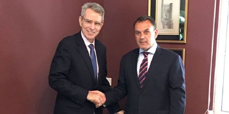 Πέσαμε από τα σύννεφα