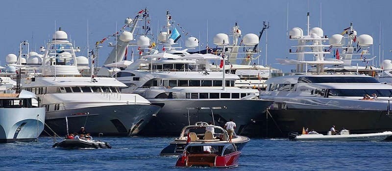 Πιο πλούσιοι από ποτέ οι δισεκατομμυριούχοι στον πλανήτη