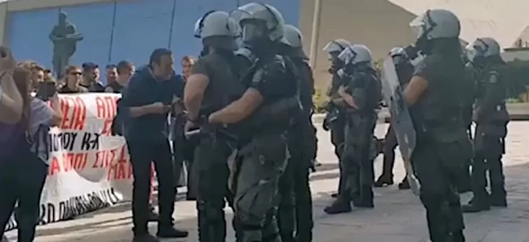 Ποιος είναι ο κύριος;