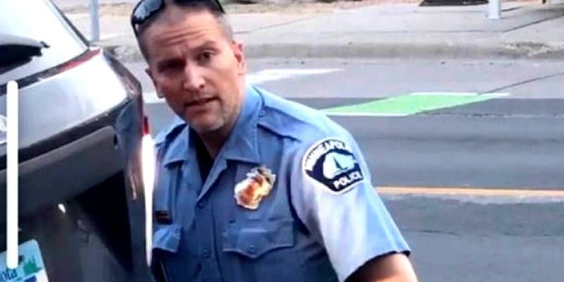 Σε «υπερβολική δόση ναρκωτικών» αποδίδουν το θάνατο του Φλόιντ οι δικηγόροι του φονιά