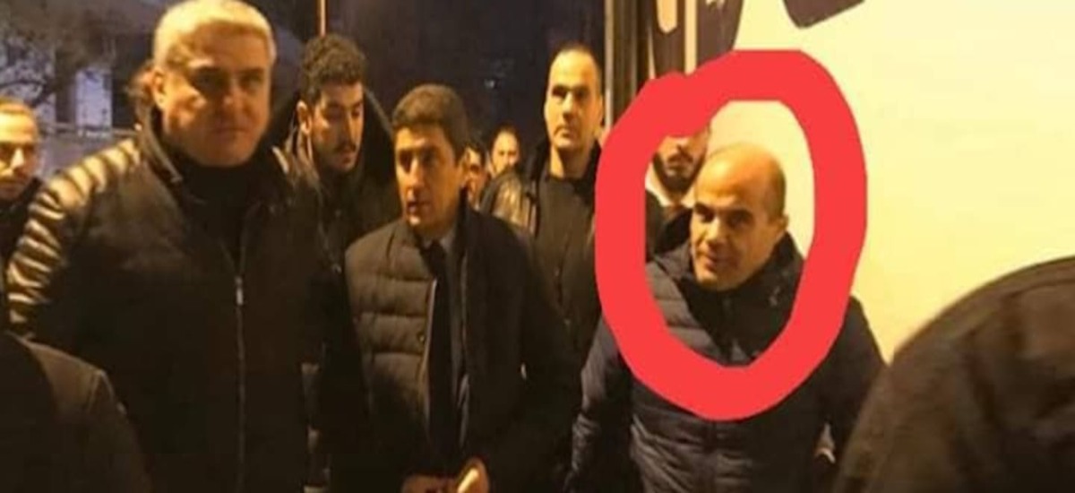 Στη φρουρά του Αυγενάκη ο «διπλοθεσίτης» μπράβος που είχε επιτεθεί στους απεργούς του «Market In»
