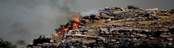 Στις φλόγες οι Μυκήνες – Μαύρισαν τα μνημεία από τη φωτιά