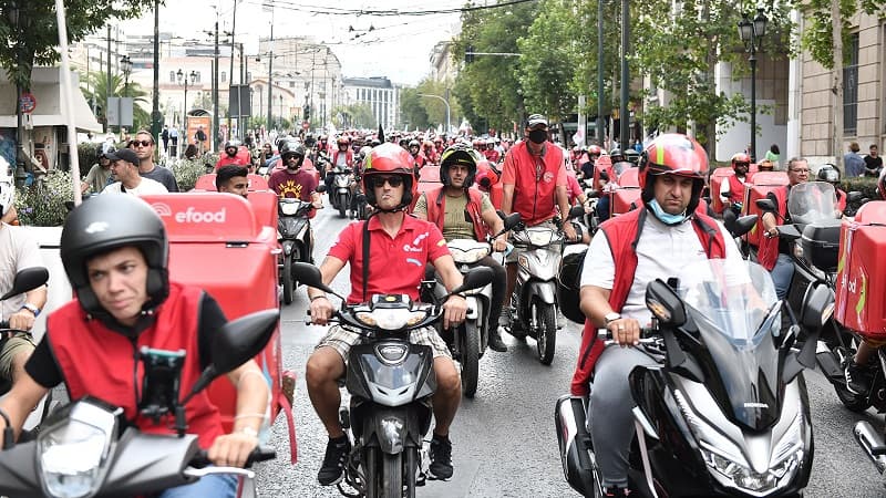 Στους εκβιασμούς και τις απειλές, οι ντελιβεράδες βγαίνουν νικητές