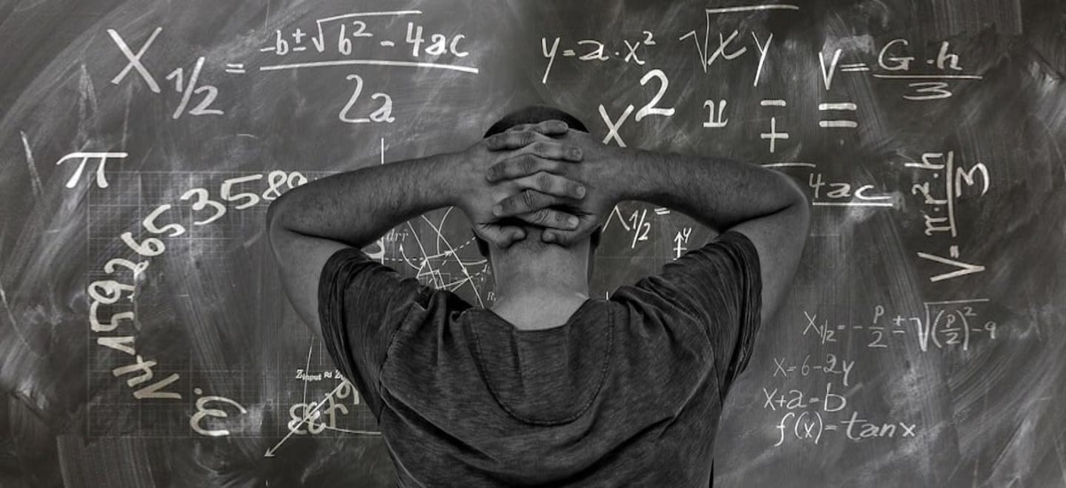 Τέσσερις μικρές ιστορίες για τον Δάσκαλο που σήμερα γιορτάζει