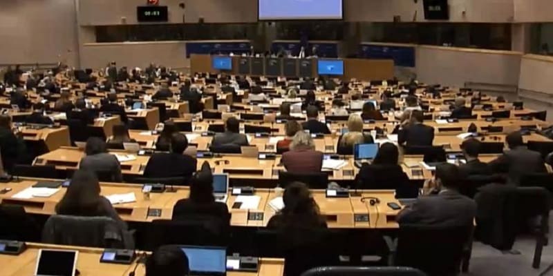 Την άρση της ασυλίας του νεοναζί εγκληματία Λαγού ενέκρινε το Ευρωκοινοβούλιο