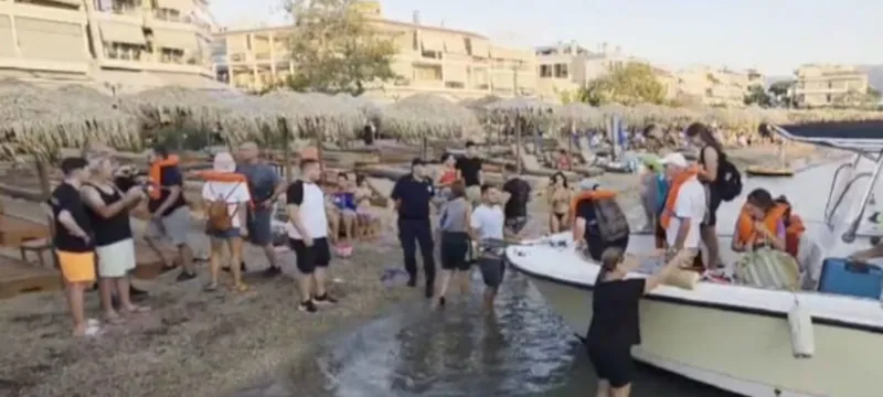 Φέρι μποτ με 105 επιβάτες έπεσε πάνω σε ξέρα