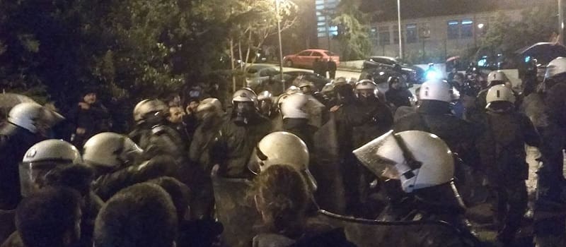 Χημικά - ξύλο και κρότου-λάμψης σε 14χρονους μαθητές