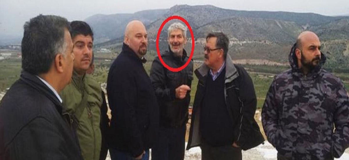 Χρέη «ξεναγού» σε χρυσαυγίτες ανέλαβε στέλεχος του ΣΥΡΙΖΑ