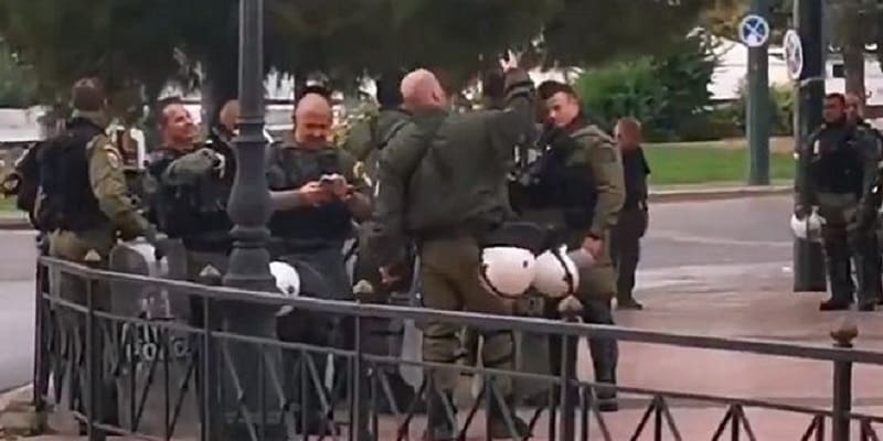 Χρυσοχοΐδης σε παράκρουση;